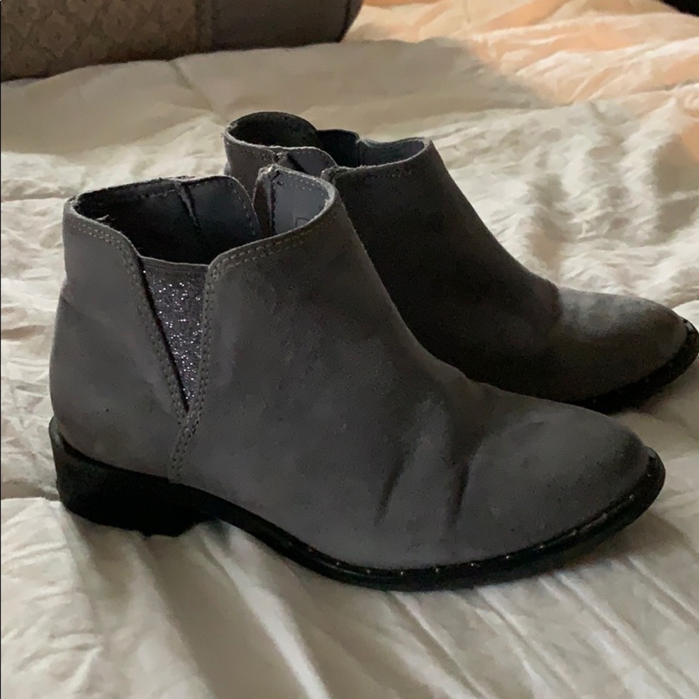 Girls booties excellent condition
